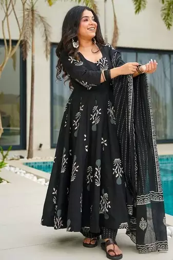 Festive wear black ethnic print mal cotton kurta palazzo set for women