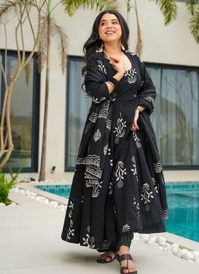 Festive wear black ethnic print mal cotton kurta palazzo set for women 3