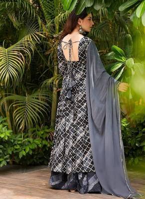 Festive wear grey ethnic printed pure muslin kurta palazzo set for women 2