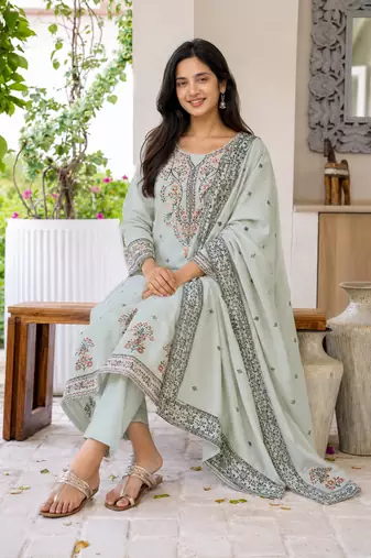 Crtx grey jaquard pure cotton kurti with dupatta and pant