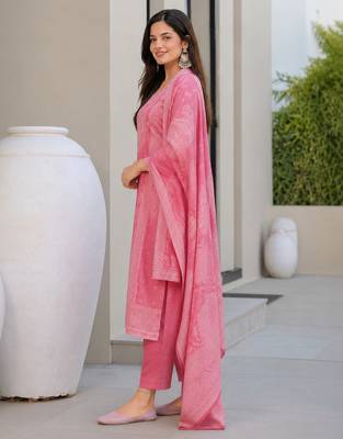 Crtx pink jaquard pure cotton kurti with dupatta and pant 2