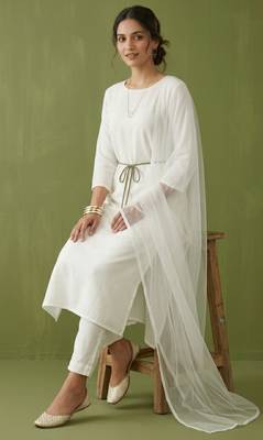 White rayon kurta set with dupatta 3