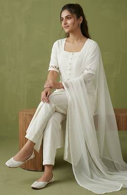 White rayon kurta set with dupatta 3