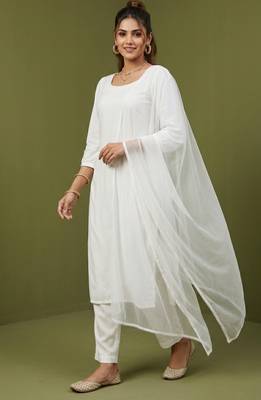 White rayon kurta set with dupatta 2