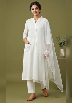 White rayon kurta set with dupatta 3