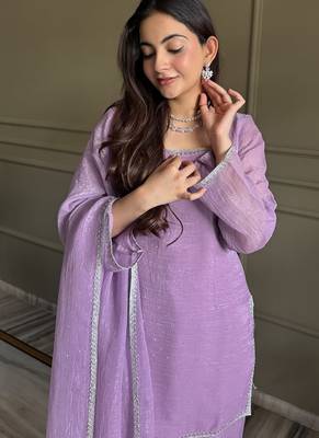 Lavender embroiderd crunchy salwar suit 3