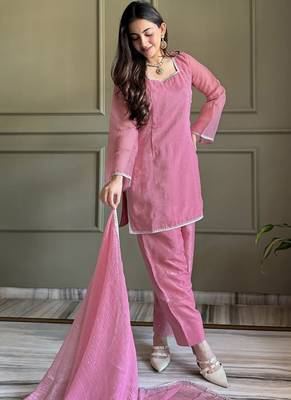 Light-pink embroiderd crunchy salwar suit 2
