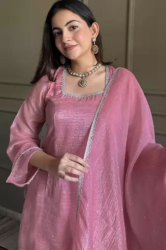 Light-pink embroiderd crunchy salwar suit
