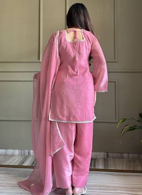 Light-pink embroiderd crunchy salwar suit 4