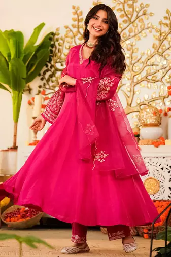 Pink embroiderd viscose anarkali suit