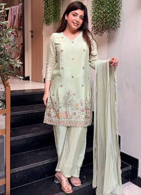 Seg-green embroidered crepe salwar suit 1
