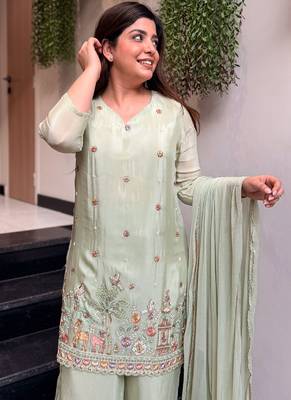 Seg-green embroidered crepe salwar suit 3