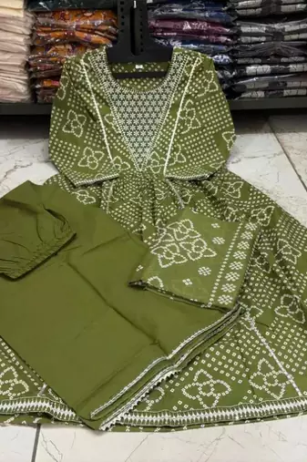 Women's Green Bandhani Printed Kurta Pant Set with Dupatta