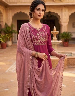 Women's  deep pink embroidered straight kurta pant set with scalloped dupatta 3
