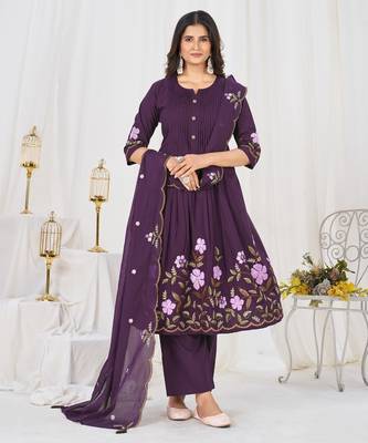 Women embroidered cotton blend a-line kurta set with pants and scalloped dupatta 1