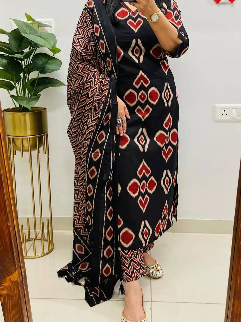 Black staright cotton kurta pant with dupatta
