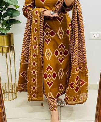 Mustard staright cotton kurta pant with dupatta 3