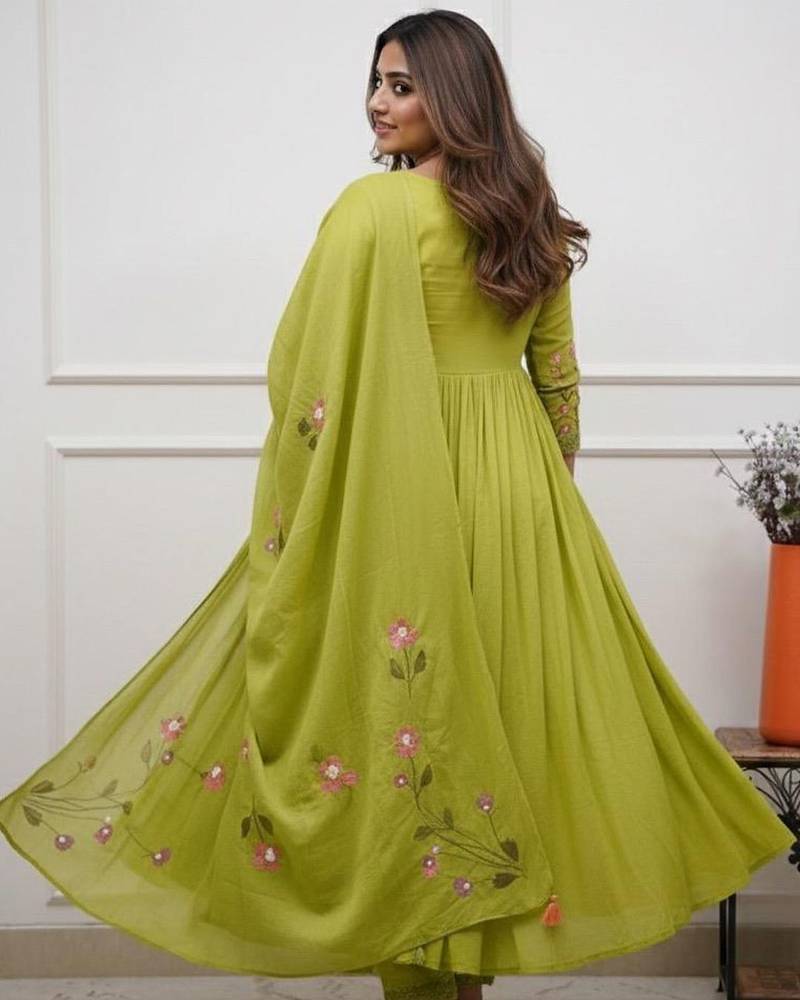 Green embroidered print a-line cotton kurta pant with dupatta