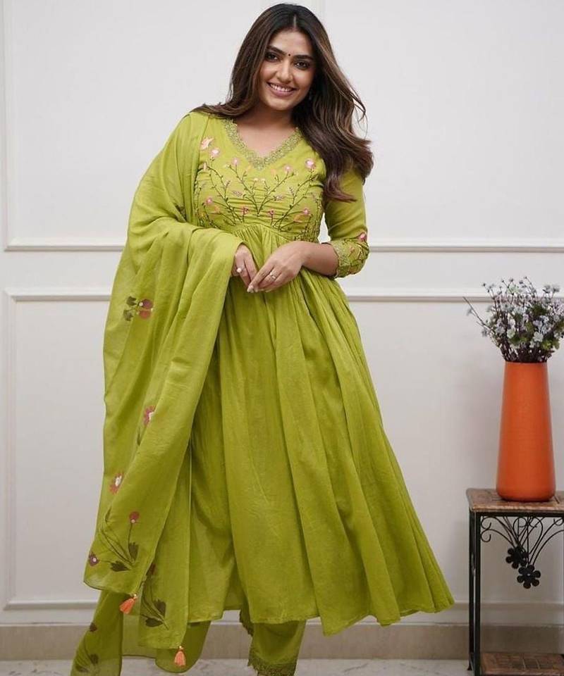 Green embroidered print a-line cotton kurta pant with dupatta