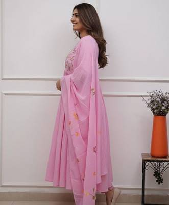 Light pink embroidered print a-line cotton kurta pant with dupatta 3