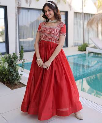 Red silk blend embroidered flared gown set 1