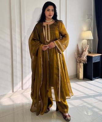 Antique-gold silk blend embroidered flared gown set 1
