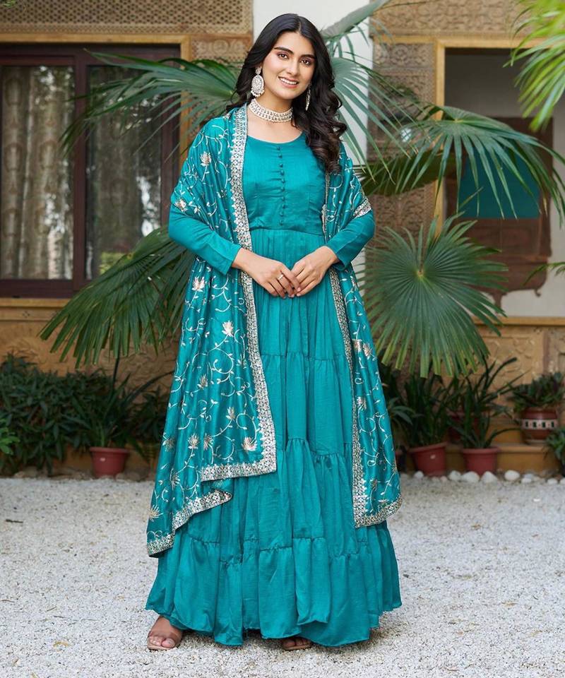 Blue silk blend plain flared gown set