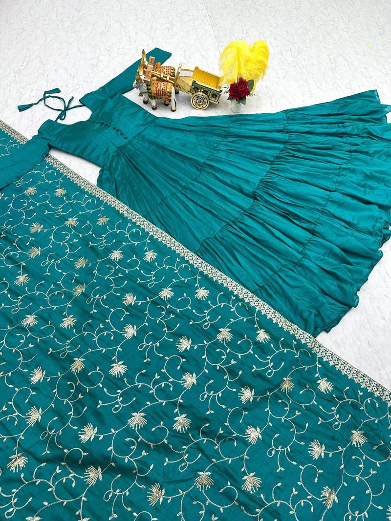 Blue silk blend plain flared gown set