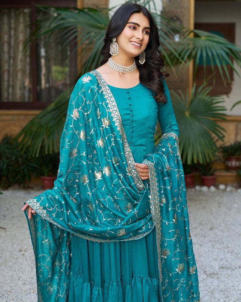 Blue silk blend plain flared gown set