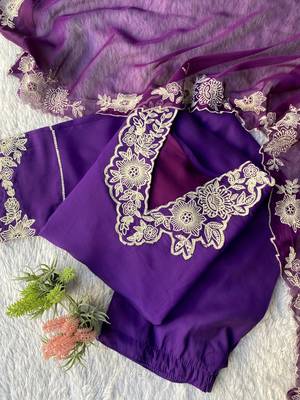 Purple roman silkblend embroidered kurta pant set with organza dupatta 4