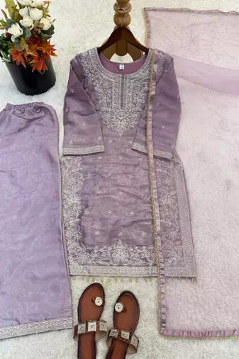 Lavender gmy silk blend embroidered kurta palazzo set with dupatta
