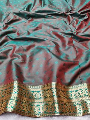 Rani pink zari woven banarasi silk traditional saree with blouse piece 3