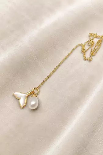 Mermaid tail pearl pendant necklace, gold-tone chain
