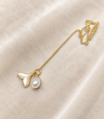 Mermaid tail pearl pendant necklace, gold-tone chain