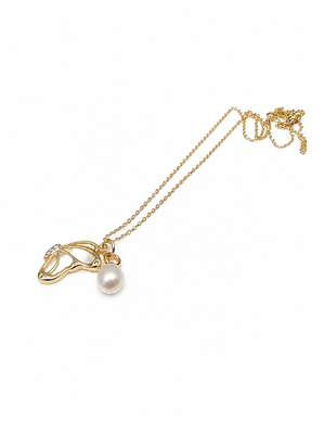 Gold-tone pearl pendant necklace with shell charm and crystal 3
