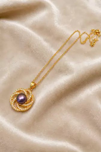 Purple freshwater pearl pendant necklace with gold-tone chain