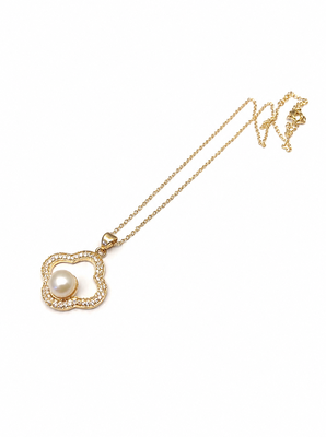 Gold-tone clover pearl pendant necklace with crystal accents 3