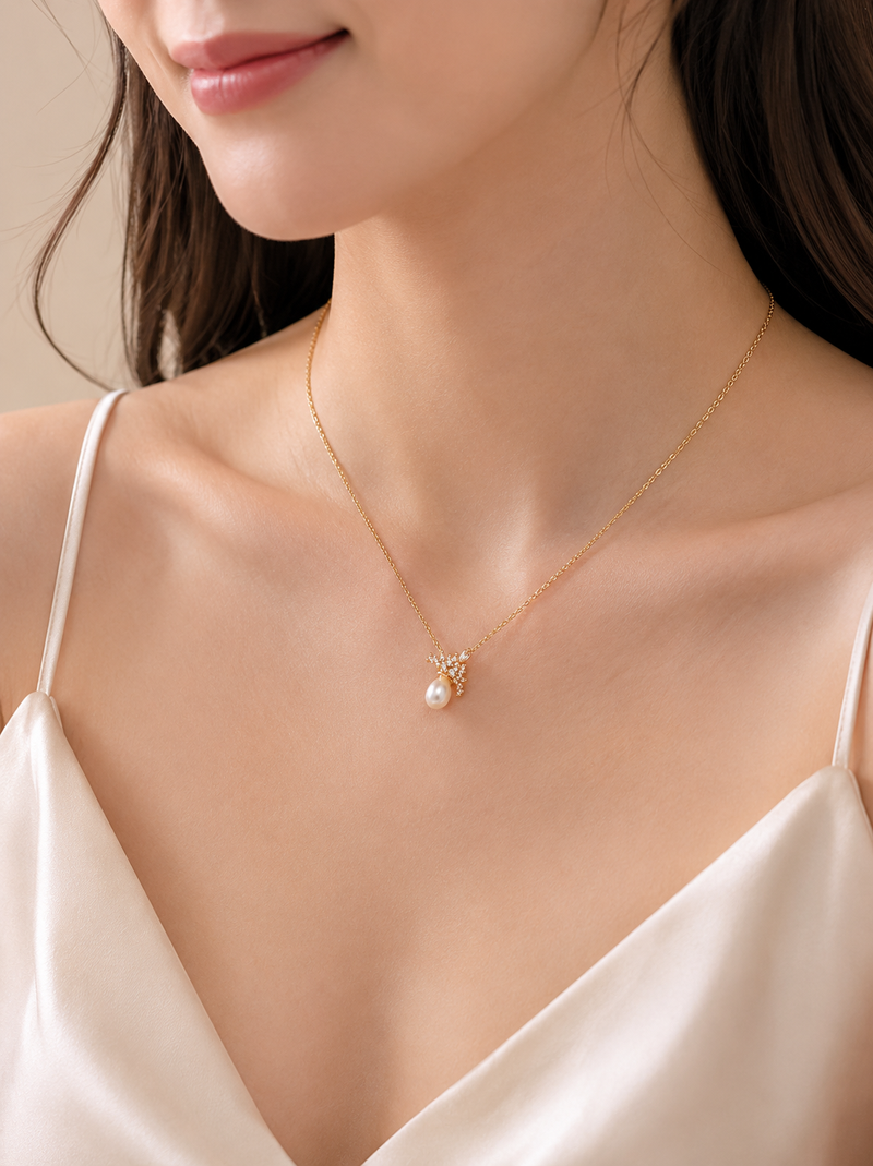 Pearl pendant necklace with crystal crown, gold chain