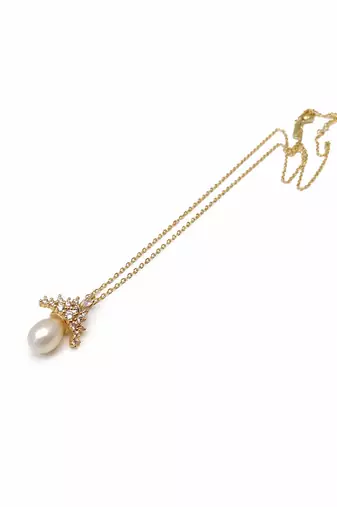 Pearl pendant necklace with crystal crown, gold chain