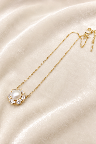 Pearl pendant necklace with crystal halo, gold-tone chain