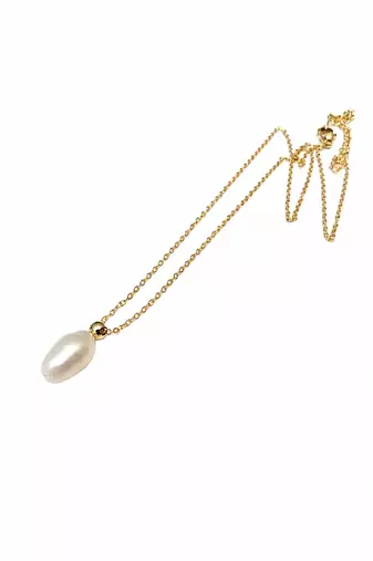 Pearl pendant necklace with gold-tone chain, white