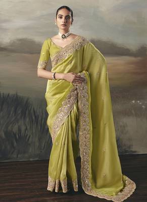 Light pear designer border with designer blouse wedding wear saree 1