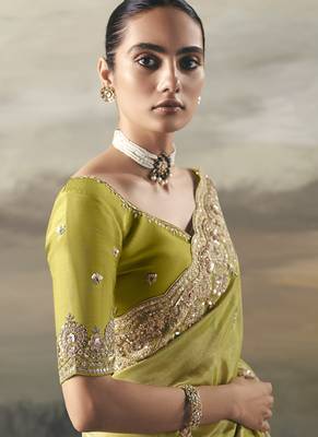 Light pear designer border with designer blouse wedding wear saree 4