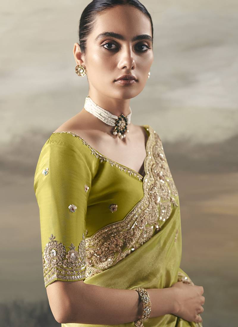 Light pear designer border with designer blouse wedding wear saree