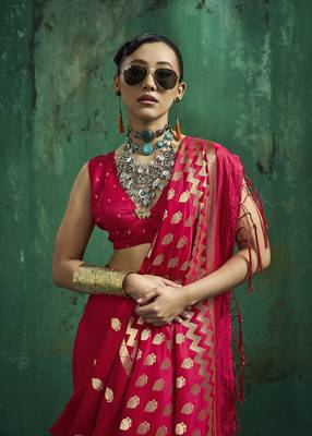 Rani pink satin silk blend saree with gold zari buti 4