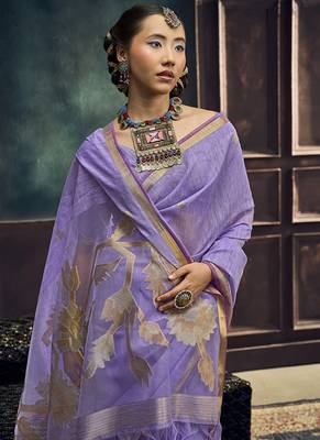 Lavender linen silk blend saree with gold zari border & floral pallu 4