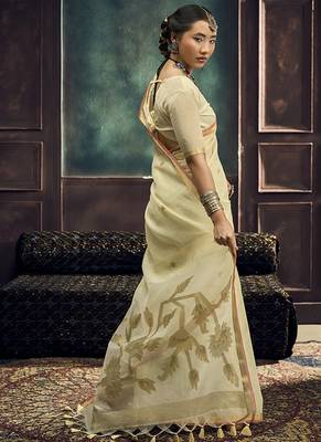 Cream linen silk blend saree with gold zari border & floral pallu 2