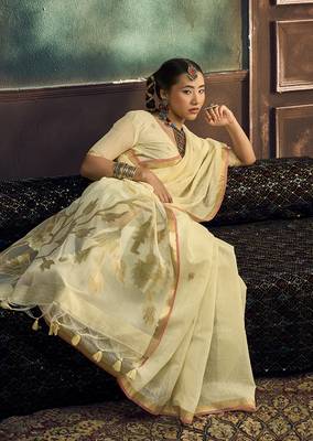 Cream linen silk blend saree with gold zari border & floral pallu 3