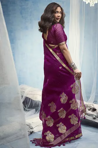 Magenta linen silk blend saree with gold zari border & floral woven pallu