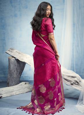 Rani pink linen silk blend saree with gold zari border & floral woven pallu 2